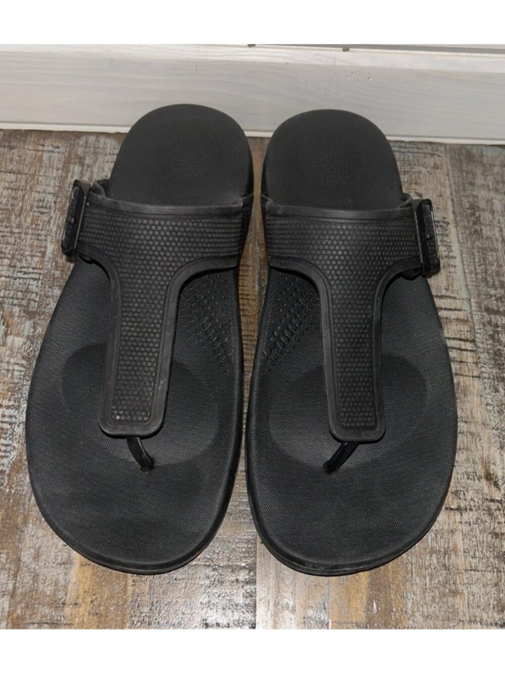 Fitflop Toe Post Sandal Womens Size 8 Black Adjustable Buckle Flip Flops Comfy